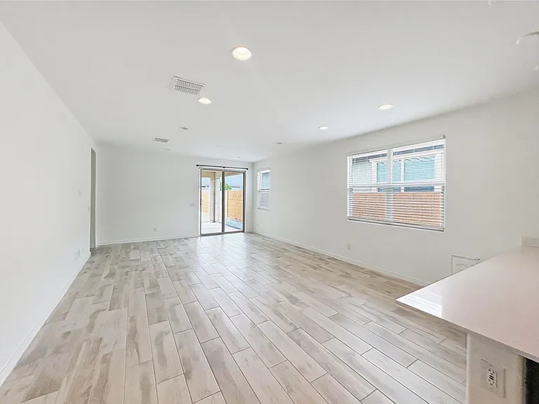 32518 N 20th Gln — Photo 9