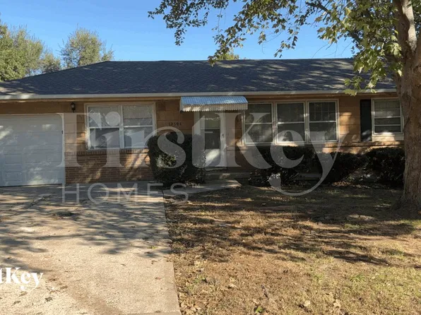 12304 E 53rd St, Kansas City, MO 64133