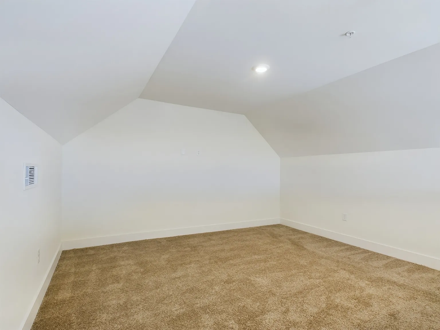 1 bed, 1112 sqft, $2,029 — Photo 3