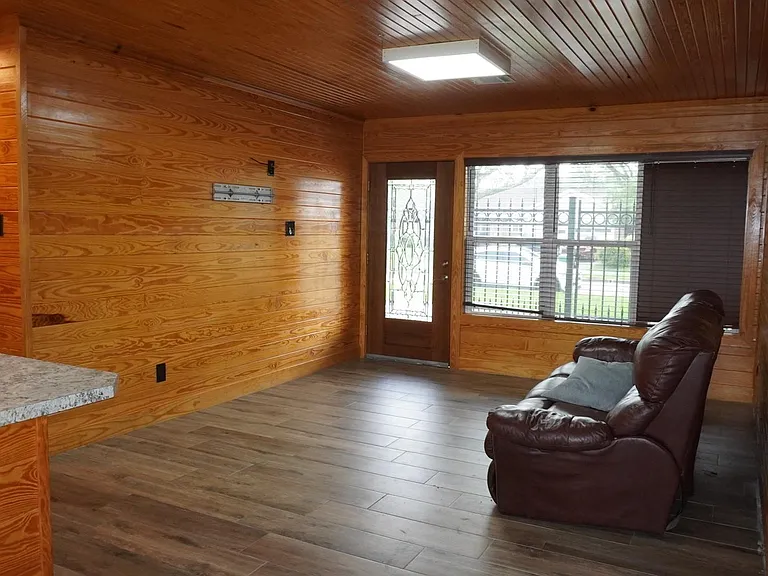 902 Hidden Valley Dr — Photo 7