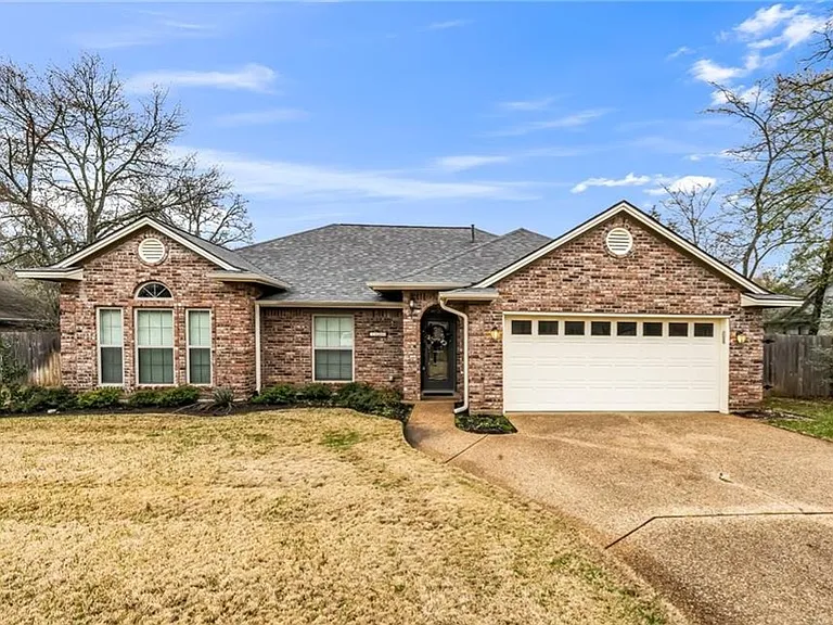 2805 Socorro Ct — Photo 1