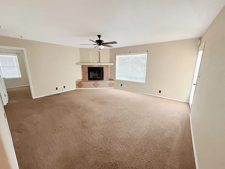1603 W Marquis Ln — Photo 2