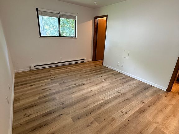 5th image of 2127 E Belle Ave #C