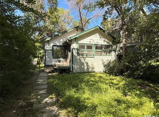 1422 Robinson St, Regina, SK S4T2N6