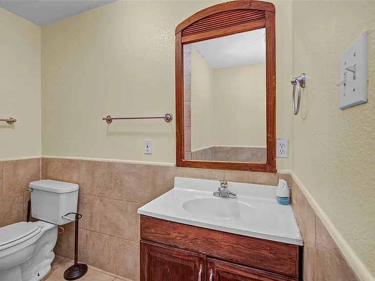 8565 Ridgepoint Dr — Photo 32