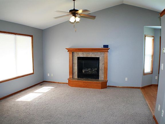 3rd image of 2803 N Rushwood Dr