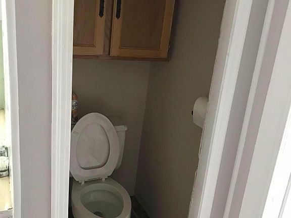 2nd bathroom