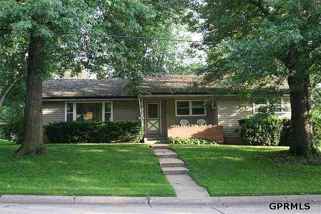 1st image of 8203 Morton Ave