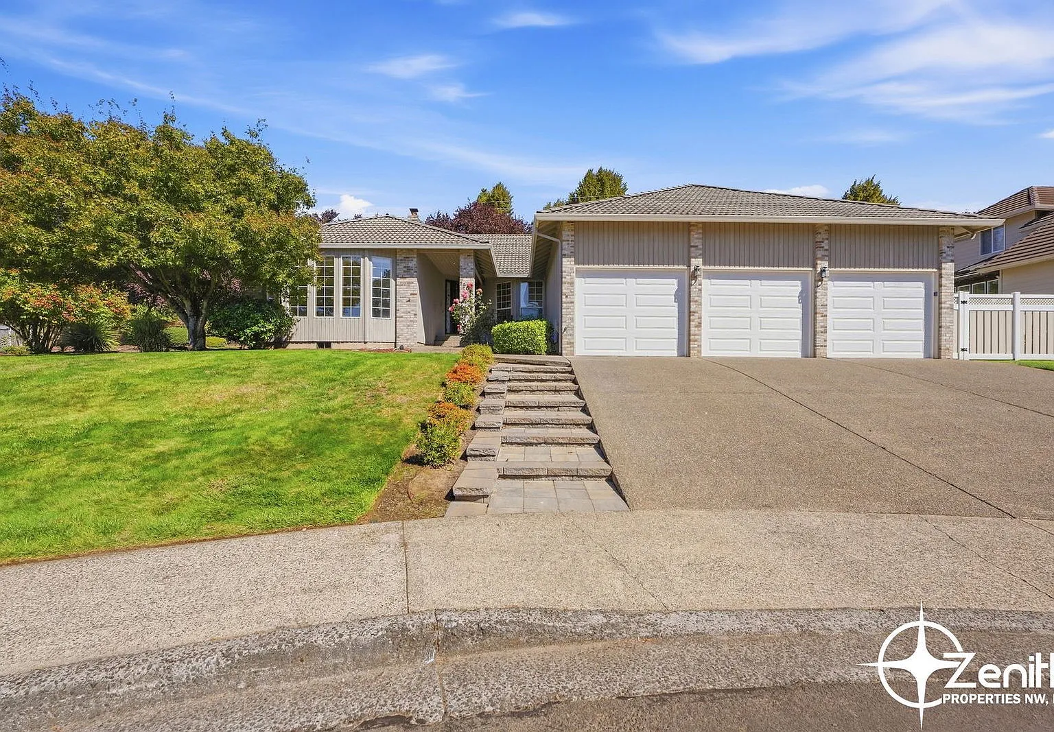 4 bed, 2.5 bath, 2566 sqft, $3,495 — Photo 1