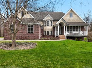 1800 Teggerdine Rd, White Lake, MI 48386