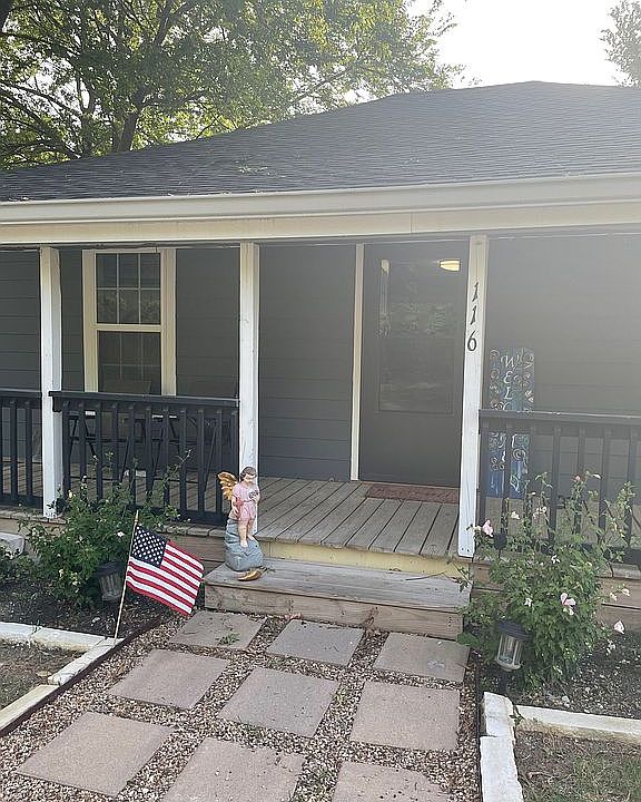 Front Door/Porch 