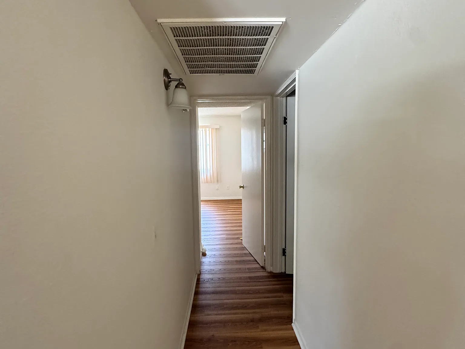 1 bed, 800 sqft, $1,700 — Photo 3