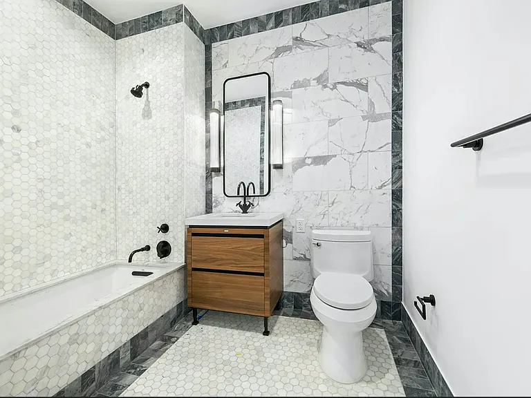 21 India St #29B — Photo 5