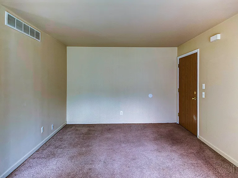 Pleasantview Manor Apartments — Photo 29