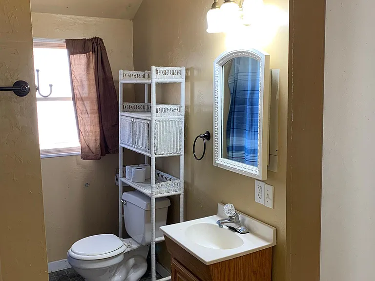 307 McDonald St — Photo 16