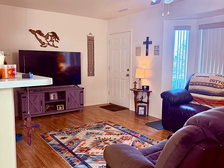4620 McClintock Cir #C — Photo 2