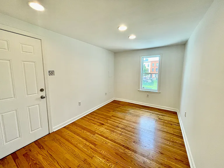 Rear bedroom (West facing)