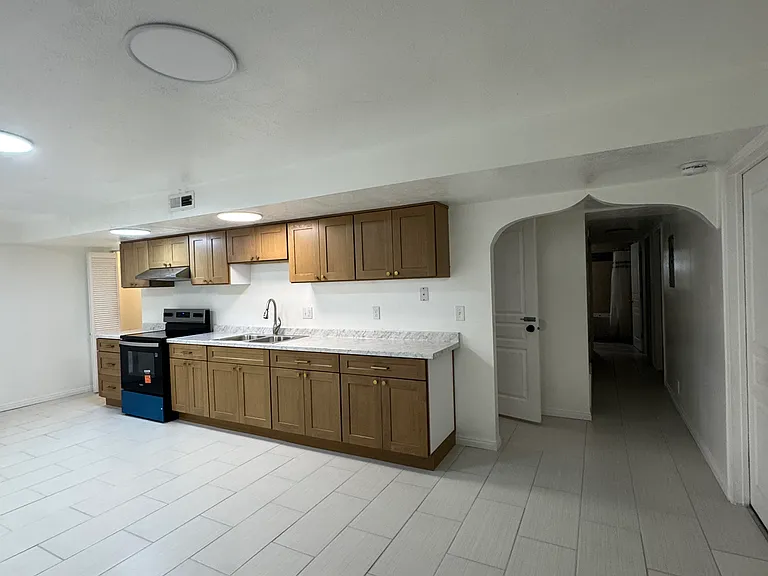 3720 S Hampshire Cir — Photo 15