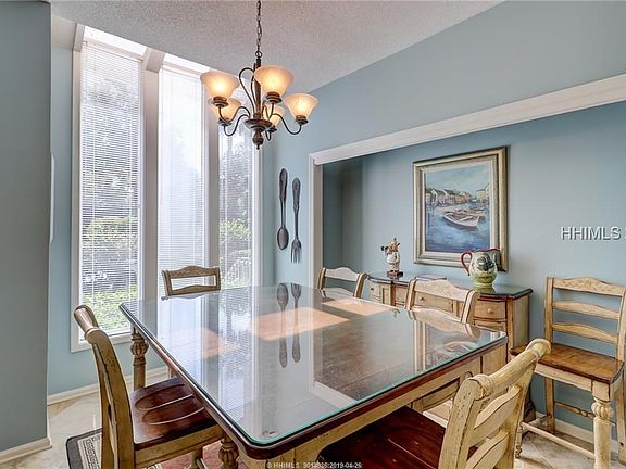 3rd image of 19 Lemoyne Ave APT 1