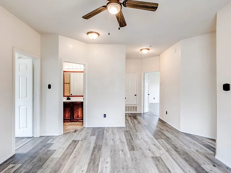4411 Causeway Ct — Photo 15