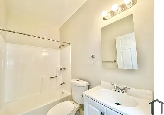 8320 Avalon Blvd #A — Photo 7