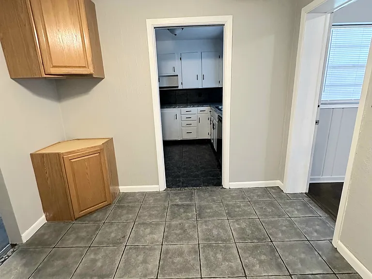 332 Bay St — Photo 7