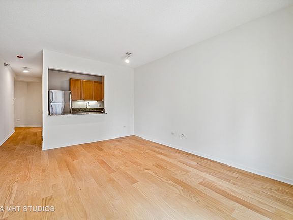 5th image of 400 N La Salle Dr APT 1506