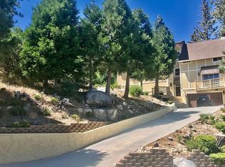 27822 Saint Bernard Ln, Lake Arrowhead, CA 92352