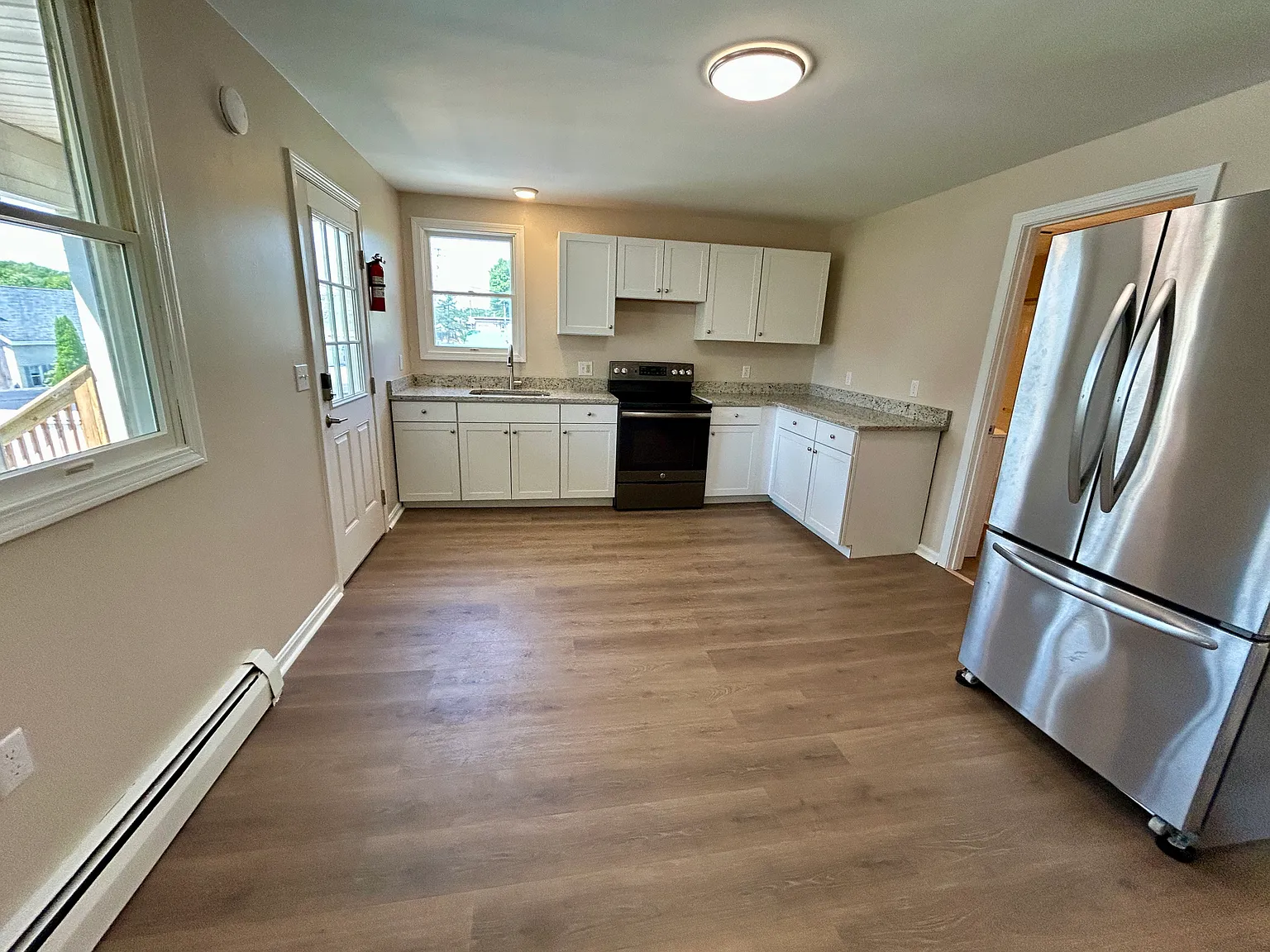 2 bed, 1025 sqft, $1,900 — Photo 3
