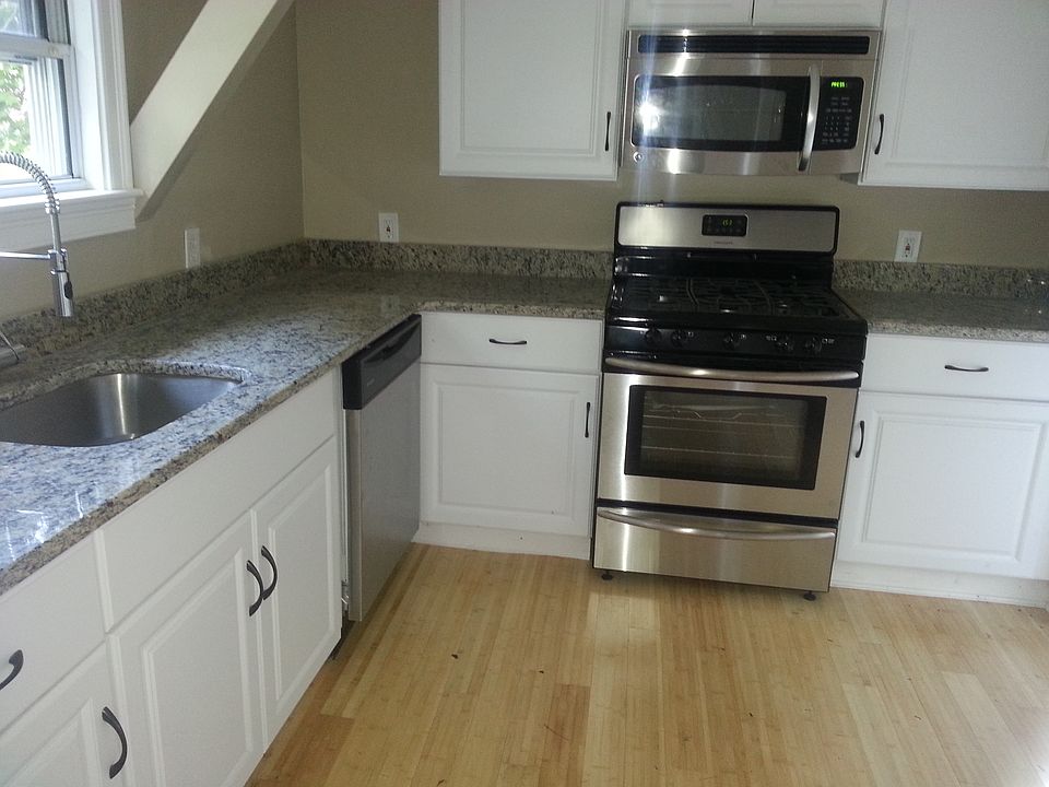 2nd image of 20 Kendrick St