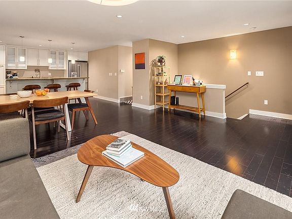 4th image of 17120 NE 2nd Pl