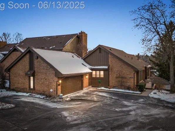 1869 Chipping Way, Bloomfield Hills, MI 48302