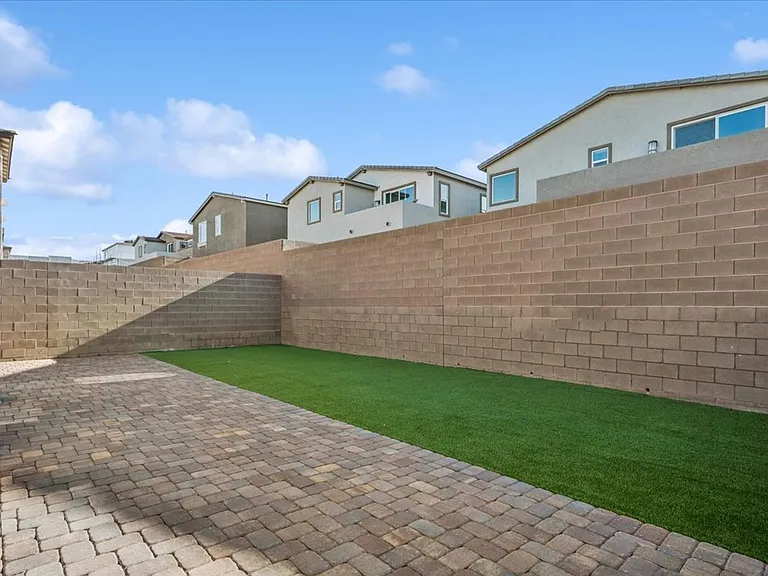 311 Mount Tyndall St — Photo 57