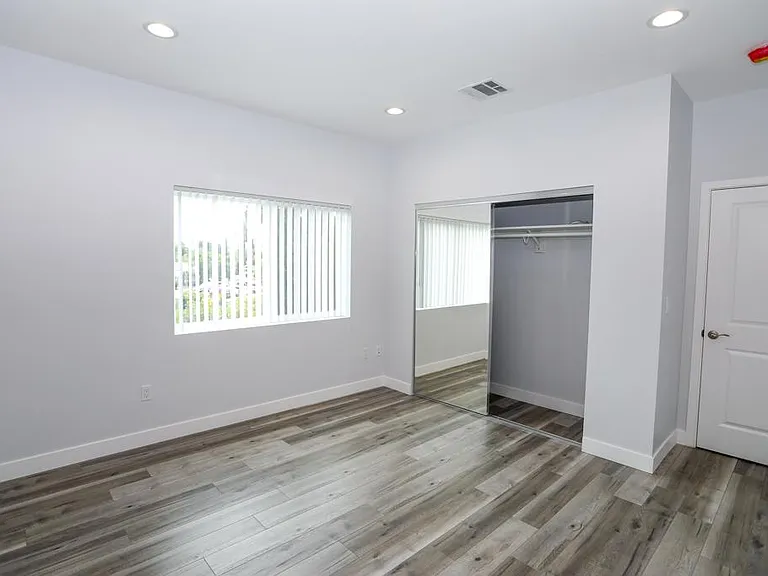 12610 Vanowen St — Photo 14