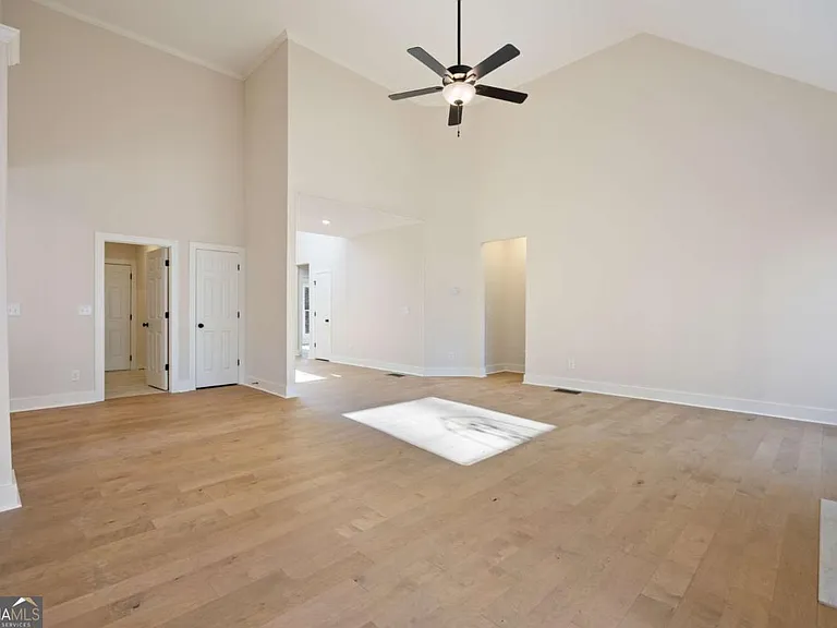 360 Ansley Dr — Photo 9