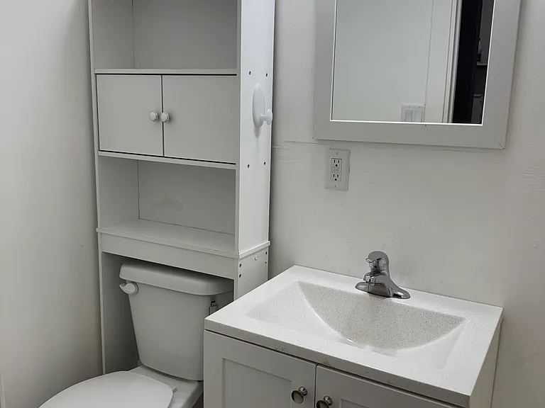350 W 1045 N — Photo 22