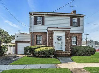 24402 137th Rd, Rosedale, NY 11422