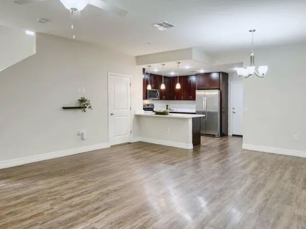 2821 S SKYLINE Drive #113, Mesa, AZ 85212