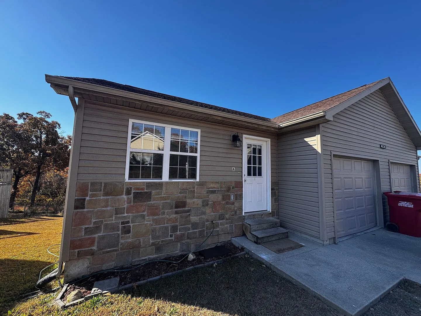 21984 Lafayette Rd — Photo 1