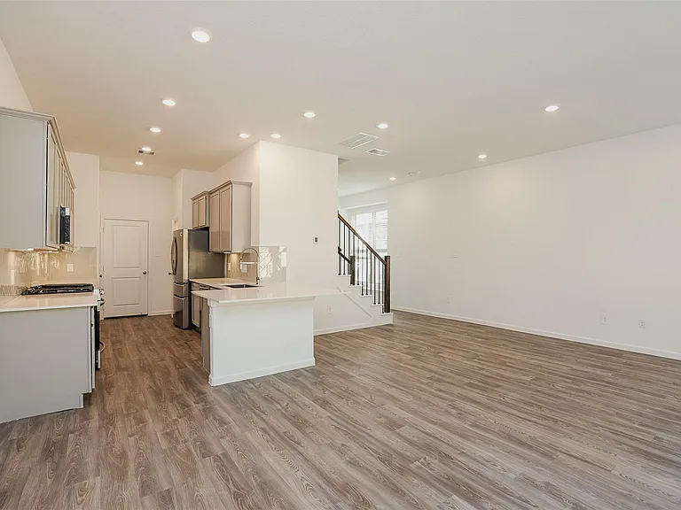 625 Royal Arch Dr — Photo 10