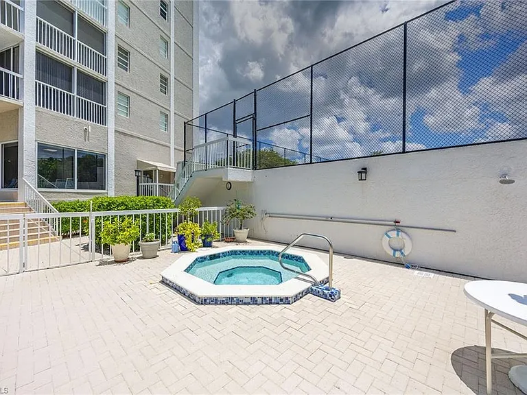 5501 Heron Point Dr #602 — Photo 32
