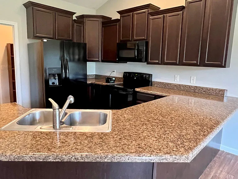 325 S Stonegate Dr — Photo 5