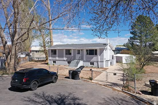 1st image of 356 Carma Ave