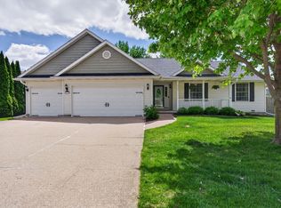 2335 E 57th St, Davenport, IA 52807