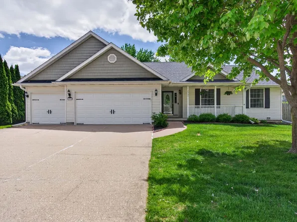 2335 E 57th St, Davenport, IA 52807