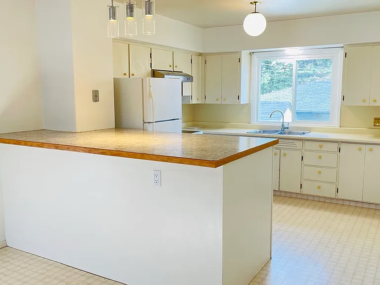 2015 18th Ave NW #A — Photo 3