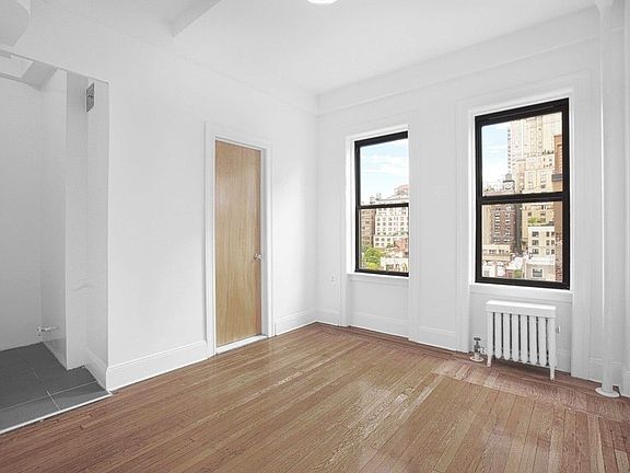 3rd image of 19 W 69th St APT 1005