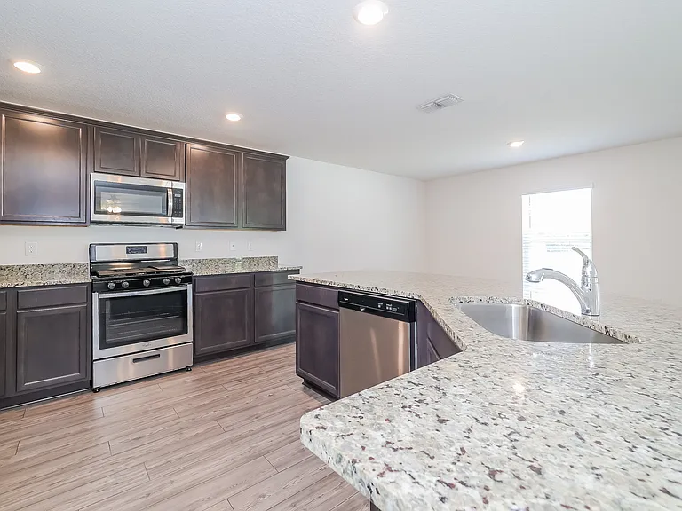 465 Kensington View Dr — Photo 10