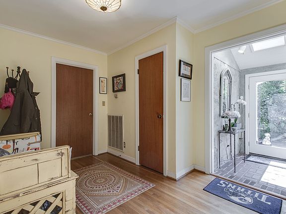 5th image of 4705 Hazelwood Cir