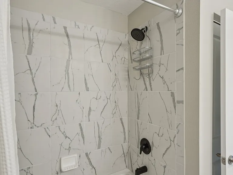 Full Bathroom #2